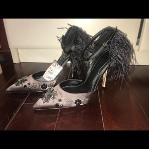 PALA TALON BORDADOS PLUMA: ZARA